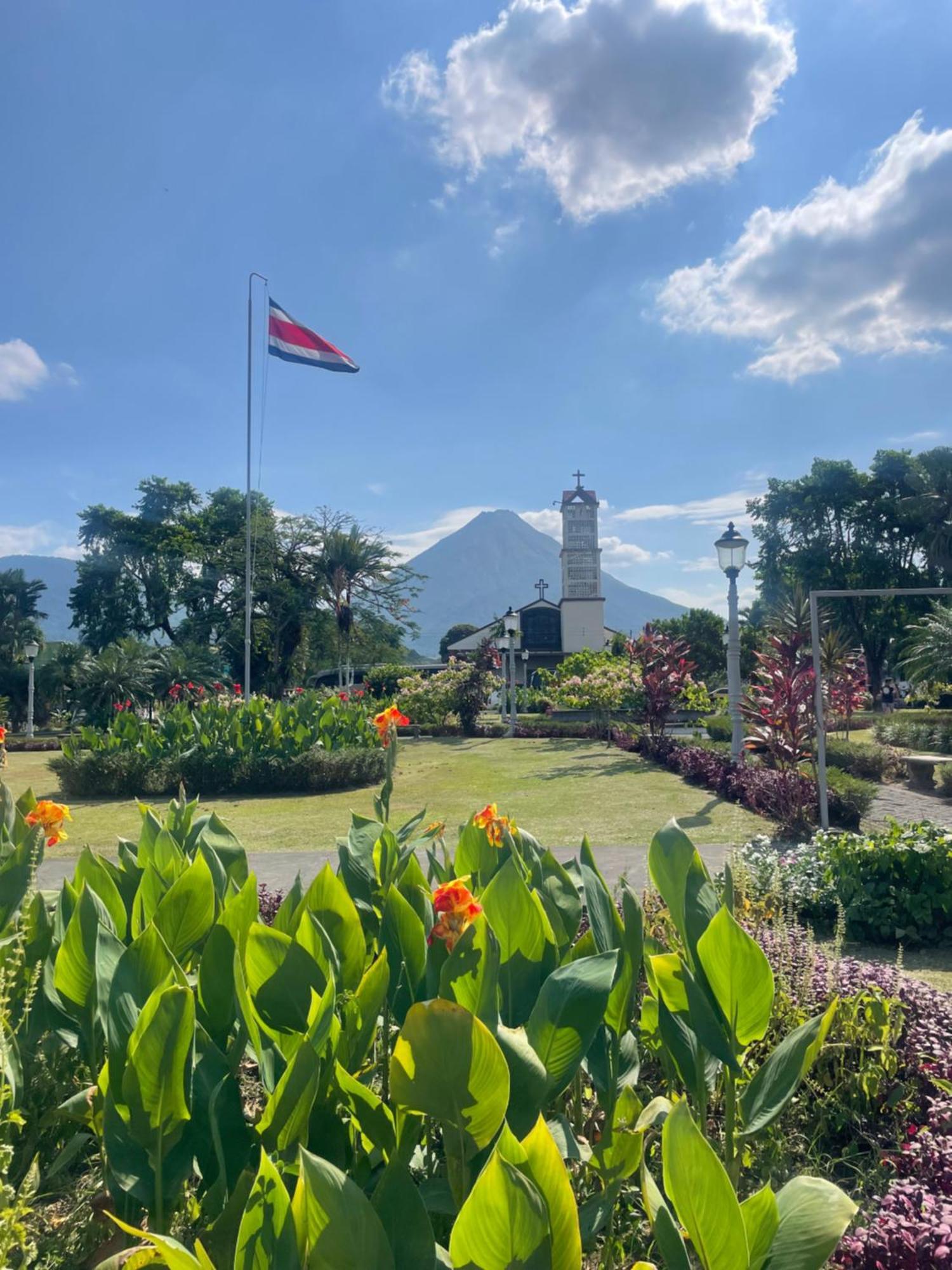 Hotel Tierra De Volcanes La Fortuna المظهر الخارجي الصورة