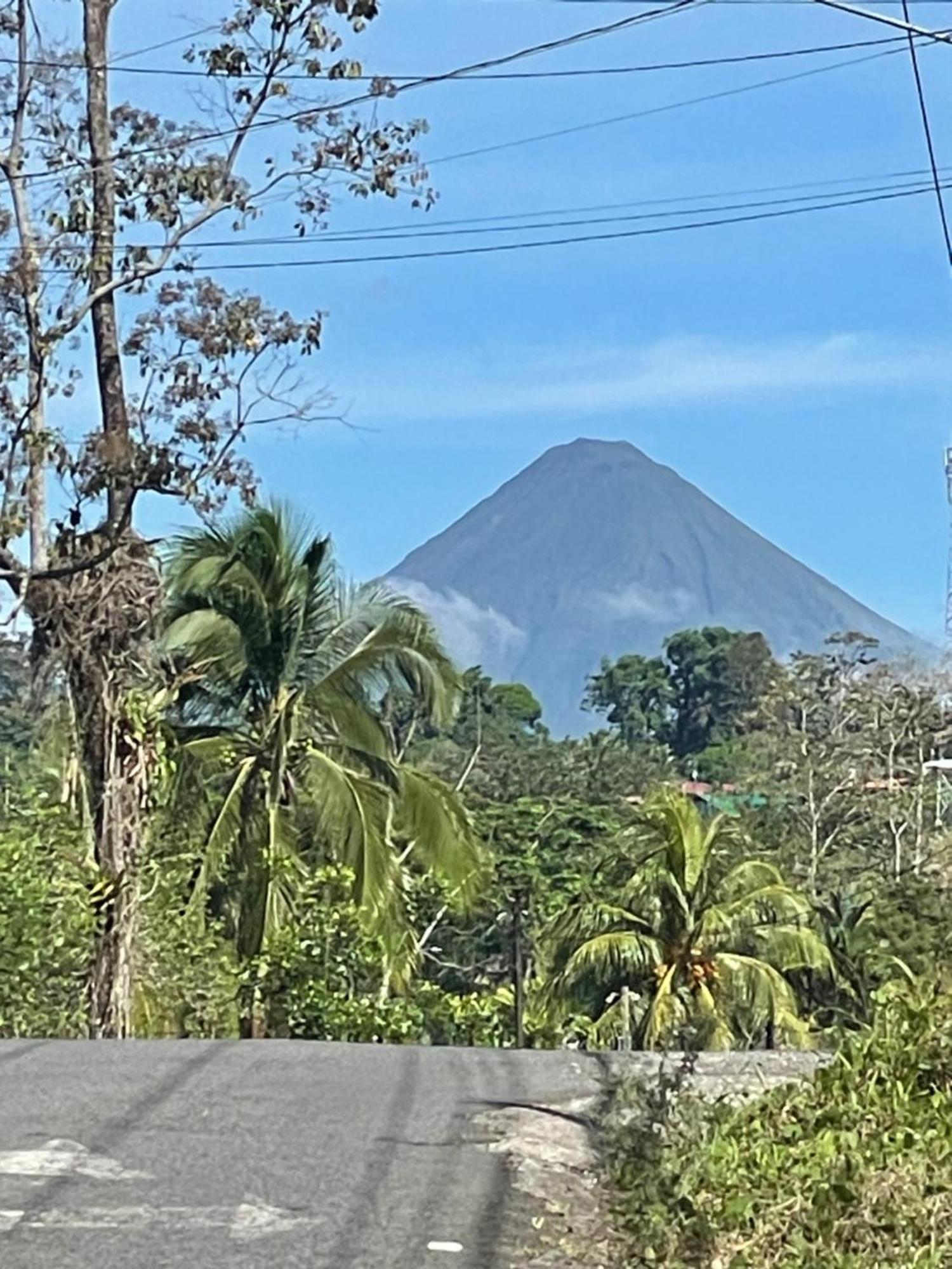 Hotel Tierra De Volcanes La Fortuna المظهر الخارجي الصورة
